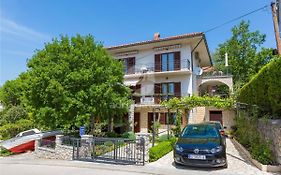 Apartments Dora